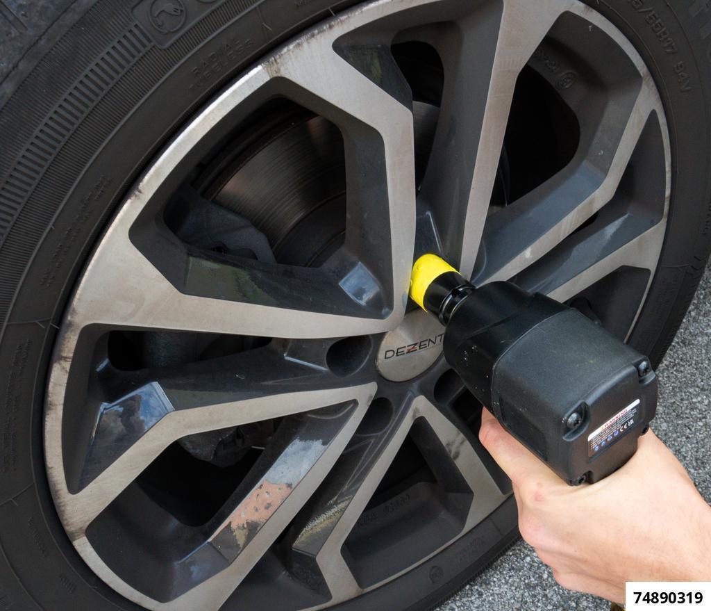 SPECIAL 19MM IMPACT SOCKET WITH NON ROTATING PROTECTIVE SLEEVE TO PREVENT DAMAGE TO LACQUER 85 MM LENGTH - 3