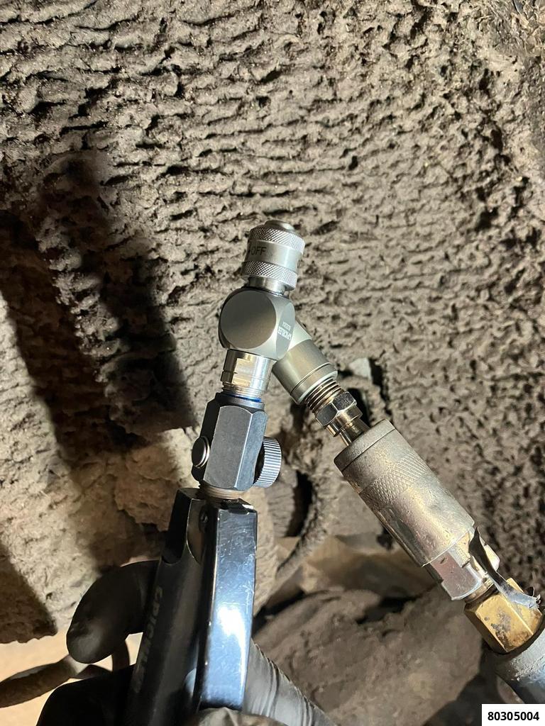 360° SWIVEL AIR TOOL CONNECTOR WITH BUILT-IN PRESSURE REGULATOR - 4