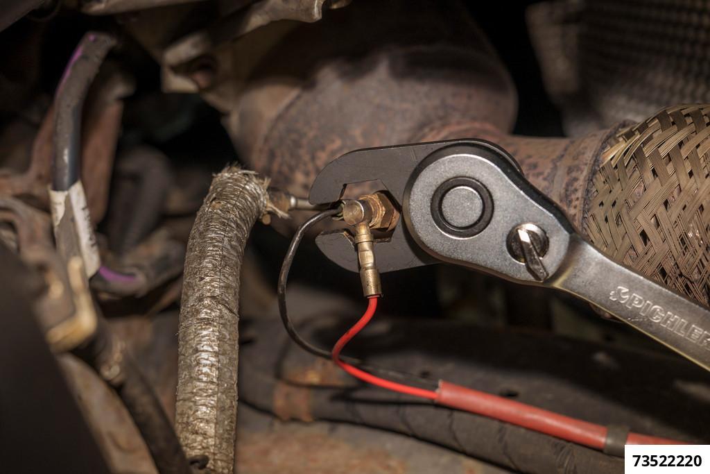 EXTRA THIN OPEN WRENCH FOR NON DESTRUCTIVE REMOVAL OF THE FORD DPF REGENERATION INJECTION VALVE - 3