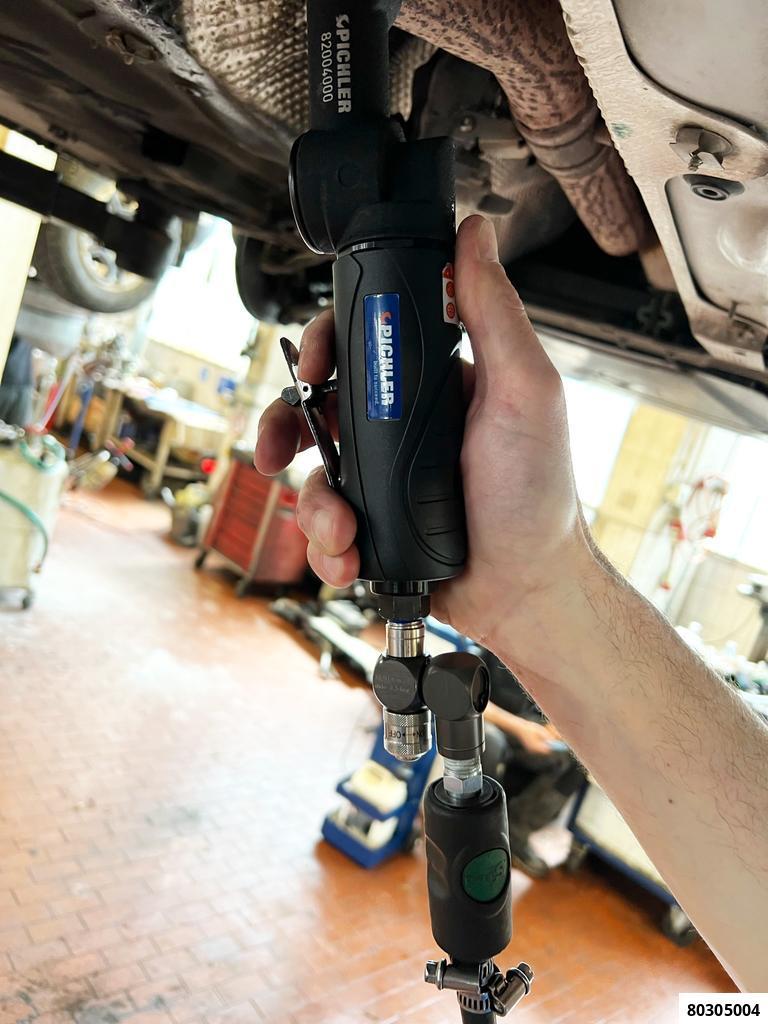 360° SWIVEL AIR TOOL CONNECTOR WITH BUILT-IN PRESSURE REGULATOR - 2