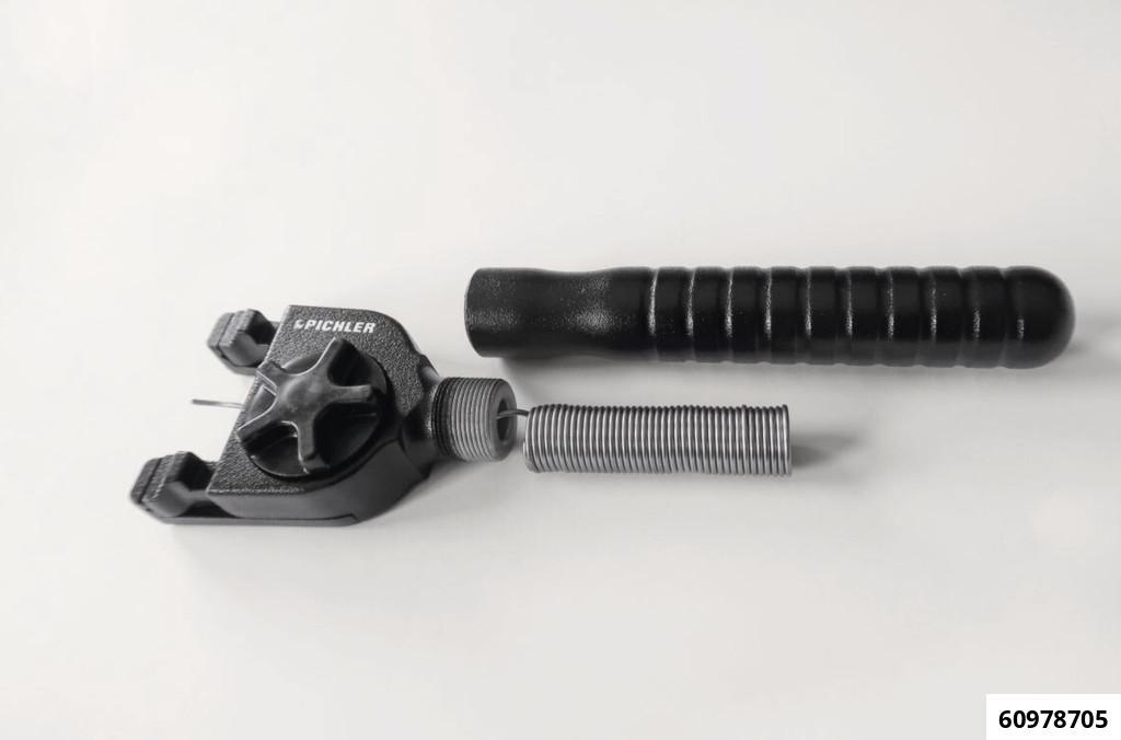 SOLDERING AID WITH INTEGRATED SOLDER FEED AND WIRE HOLDER - 9