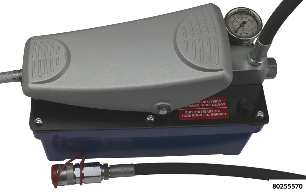 PNEUMATIC AIR HYDRAULIC PUMP 700 BAR WITH GAUGE AND 3 M HOSE - 3