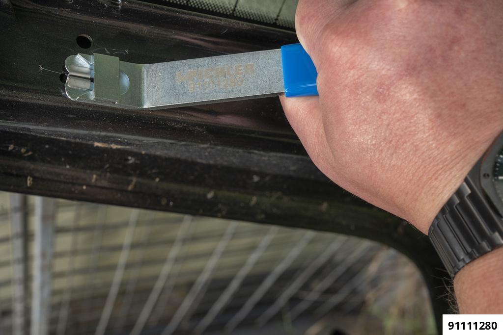 SPECIAL REMOVAL TOOL FOR OMEGA TRIM CLIPS, E.G. VAG, BMW, MB, TESLA, PORSCHE ETC. - 5