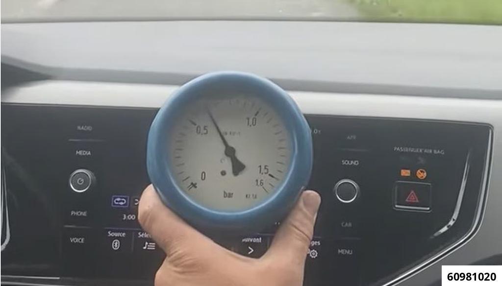 TURBO BOOST PRESSURE TESTER SUITABLE FOR USE WHILE DRIVING - 3