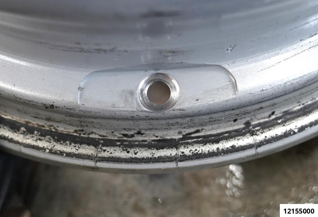 MILLING AND CLEANING TOOL FOR TYRE VALVE SEALING SEATS IN ALLOY RIMS - 11