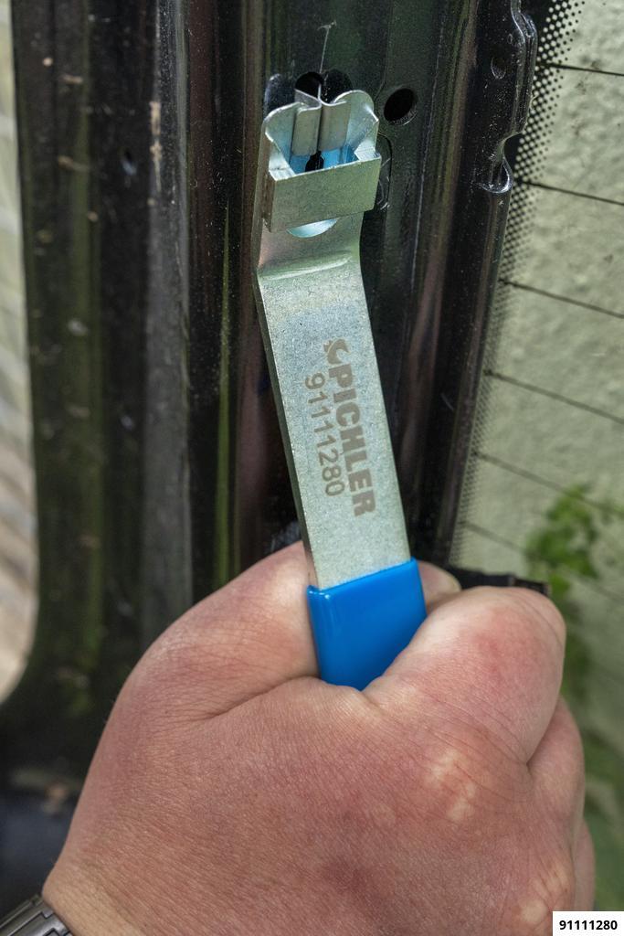 SPECIAL REMOVAL TOOL FOR OMEGA TRIM CLIPS, E.G. VAG, BMW, MB, TESLA, PORSCHE ETC. - 4