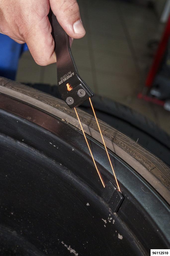 EASY CUT PRO PROFESSIONAL REMOVAL TOOL FOR ADHESIVE ALUMINIUM WHEEL WEIGHTS - 2