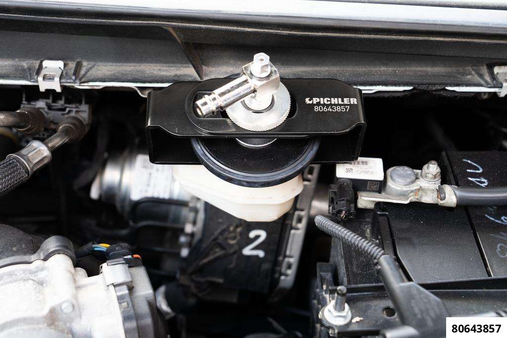 Brake service cap UNI