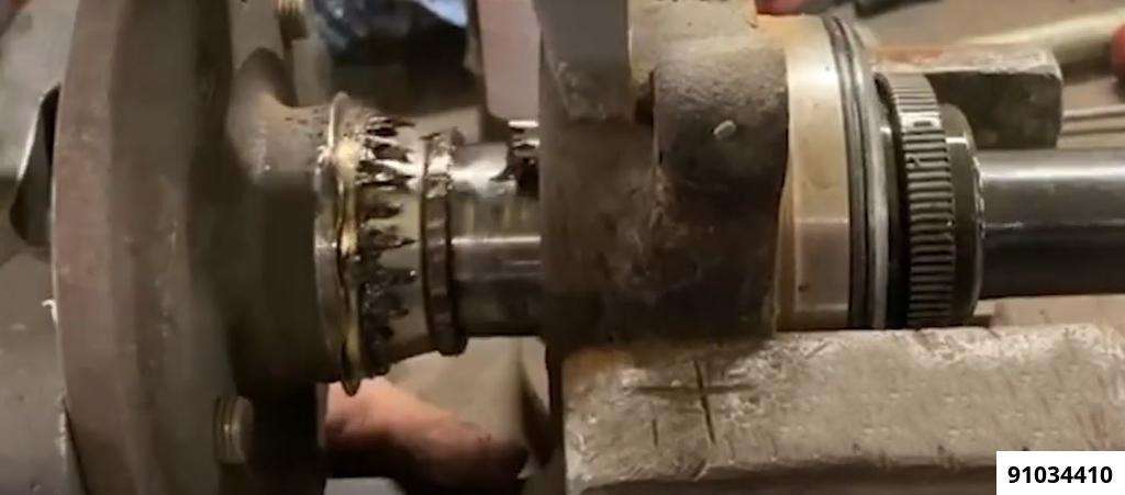 Rear axle wheel bearing removal tool set