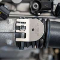 Hose clamp tool with magnet