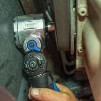 Air angle impact wrench ½"