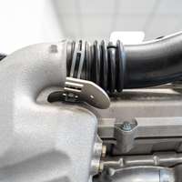 Hose clamp tool with magnet