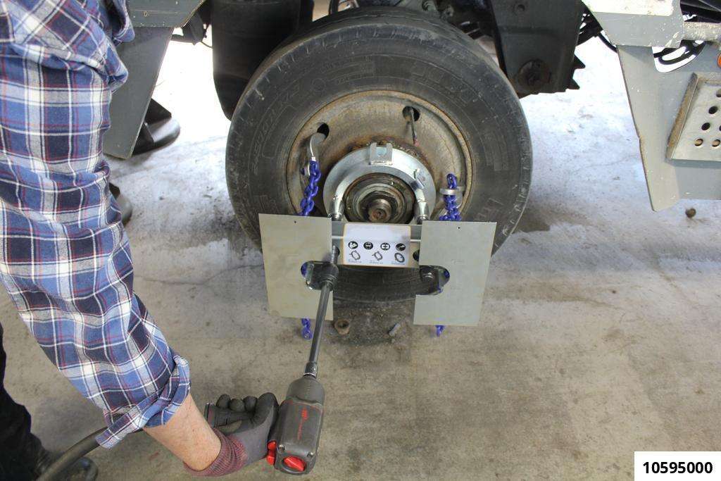 Niversal rim pullerUniversal rim puller for truck/commercial vehicle/bus/trailer