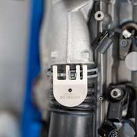 Hose clamp tool with magnet