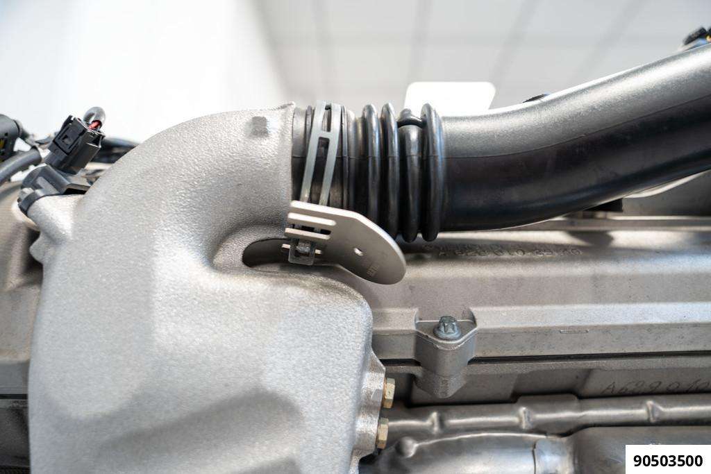 Hose clamp tool with magnet