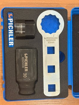 60525275: SOCKET SET WITH DRIVE SPANNER FOR OXYGEN AND NOX SENSORS M22